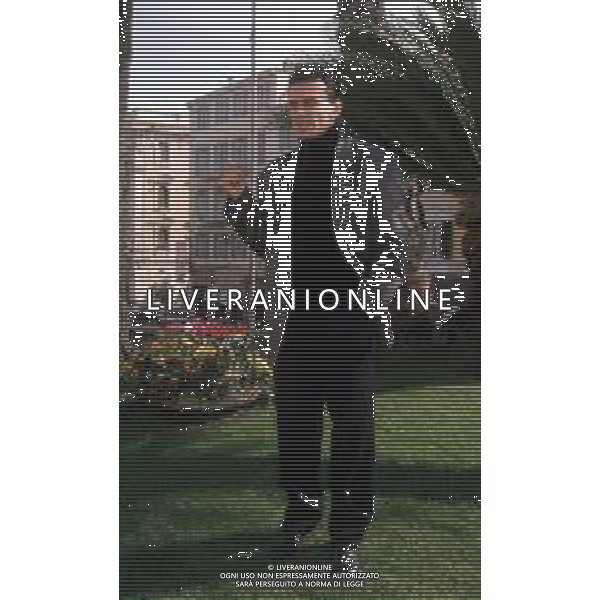 Dia-RETROSPETTIVA PINO D\'ANGIO\' CANTANTE NELLA FOTO PINO D\'ANGIO\' A SANREMO NELL\'ANNO 1989 AG ALDO LIVERANI SAS