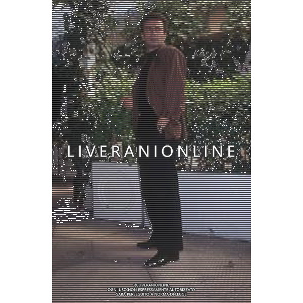 Dia-RETROSPETTIVA PINO D\'ANGIO\' CANTANTE NELLA FOTO PINO D\'ANGIO\' A SANREMO NELL\'ANNO 1989 AG ALDO LIVERANI SAS