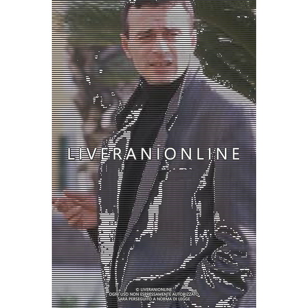 Dia-RETROSPETTIVA PINO D\'ANGIO\' CANTANTE NELLA FOTO PINO D\'ANGIO\' A SANREMO NELL\'ANNO 1989 AG ALDO LIVERANI SAS