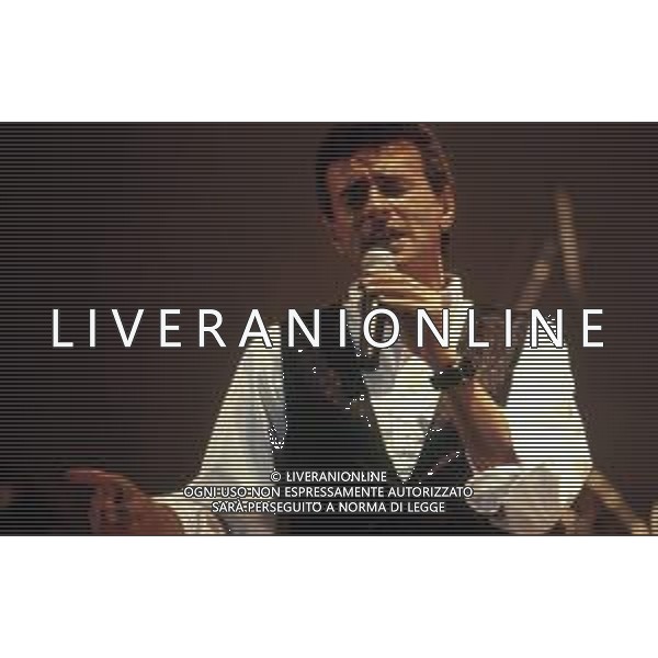 Dia-RETROSPETTIVA PINO D\'ANGIO\' CANTANTE NELLA FOTO PINO D\'ANGIO\' NELL\'ANNO 1990 AG ALDO LIVERANI SAS