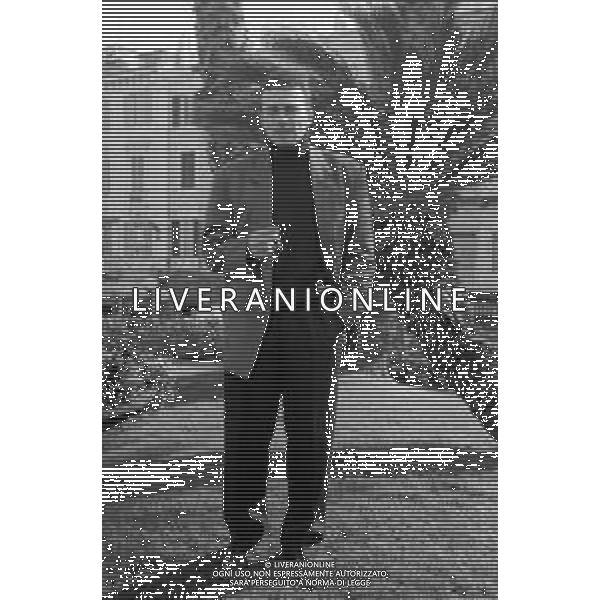 Neg-RETROSPETTIVA PINO D\'ANGIO\' CANTANTE NELLA FOTO PINO D\'ANGIO\' A SANREMO NELL\'ANNO 1989 AG ALDO LIVERANI SAS