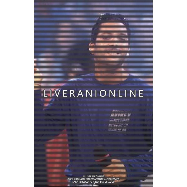 DIAP-RETROSPETTIVA GIUSEPPE FIORELLO ATTORE E PRODUTTORE CINEMATOGRAFICO NELLA FOTO GIUSEPPE FIORELLO NELLA TRASMISSIONE TELEVISIVA “PATTI CHIARI“ NELL\'ANNO 1997 AG ALDO LIVERANI SAS