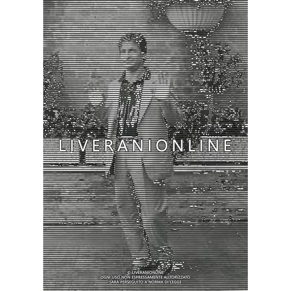 NEG-RETROSPETTIVA VITTORIO MEZZOGIORNO ATTORE NELLA FOTO VITTORIO MEZZOGIORNO A VENEZIA NELL\'ANNO 1989 AG ALDO LIVERANI SAS