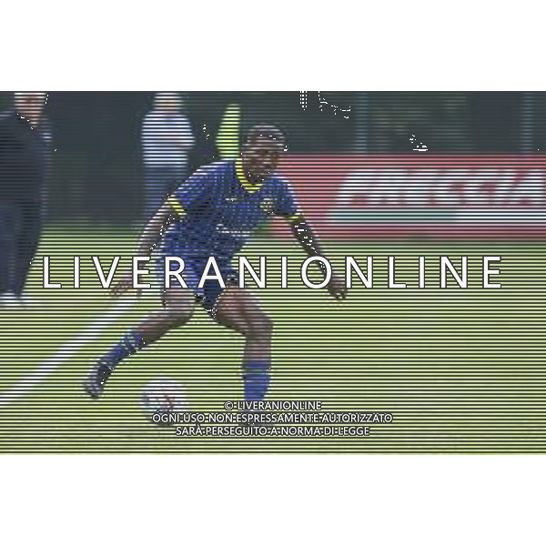 Jackson Tchatchoua of Hellas Verona play the ball during Hellas Verona FC vs Top 22 Dilettanti Verona, 1° Test Match, at Centro Sportivo \'La Pineta\' on Folgaria (TN), on July 17, 2024. (Photo by Davide Casentini)/AGENZIA ALDO LIVERANI SAS