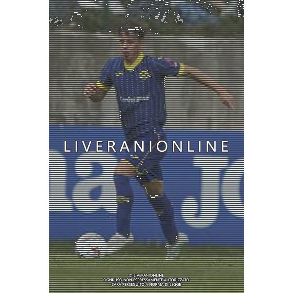 Davide Bragantini of Hellas Verona play the ball during Hellas Verona FC vs Top 22 Dilettanti Verona, 1° Test Match, at Centro Sportivo \'La Pineta\' on Folgaria (TN), on July 17, 2024. (Photo by Davide Casentini)/AGENZIA ALDO LIVERANI SAS
