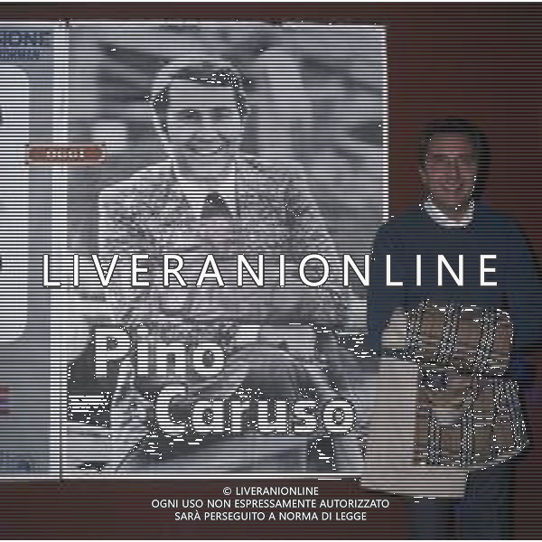 Col- Giuseppe Caruso, detto Pino, attore e scrittore italiano - Retrospettiva nella foto al Teatro Ciak di Milano nell’anno 1979 © Archivio / AGENZIA ALDO LIVERANI SAS