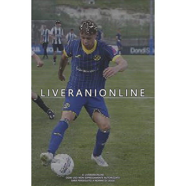 Davide Bragantini of Hellas Verona play the ball during Hellas Verona FC vs FC Rovereto, 2° Test Match, at Centro Sportivo \'La Pineta\' on Folgaria (TN), on July 21, 2024. (Photo by Davide Casentini)/AGENZIA ALDO LIVERANI SAS