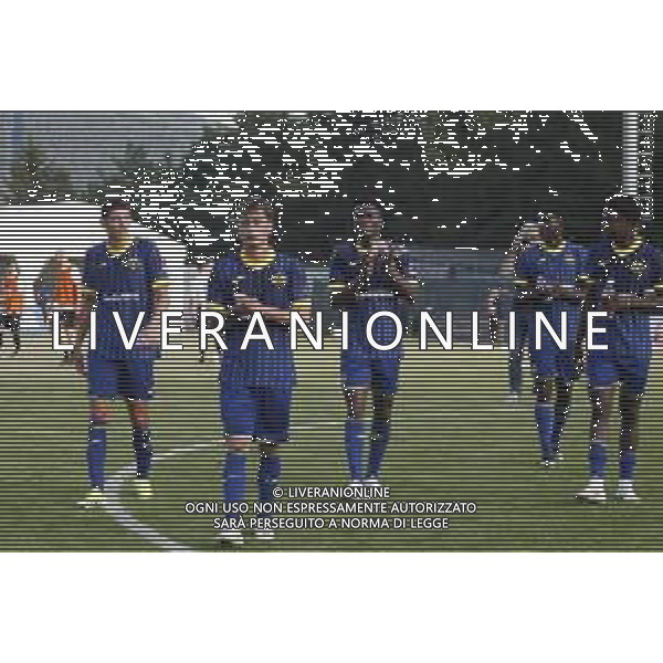 Hellas Verona players claps the hand at the end of Hellas Verona FC vs FC Rovereto, 2° Test Match, at Centro Sportivo \'La Pineta\' on Folgaria (TN), on July 21, 2024. (Photo by Davide Casentini)/AGENZIA ALDO LIVERANI SAS