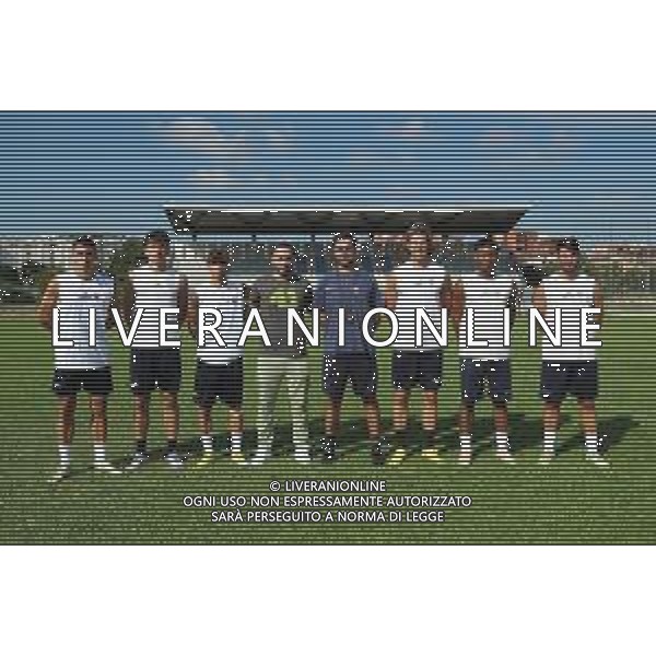 IMOLA 23 07 2024 IMOLESE CALCIO SERIE D SECONDO ALLENAMENTO NELLA FOTO NUOVI ARRIVI DA SINISTRA SIMONE FABRETTI EDOARDO PIERFEDERICI,GASPERONI MATTIA,DIRETTORE GENERALE ULISSE SAVINI,ALLENATORE GIANNI D\'AMORE,LORENZO MELLONI,DARREL AGBUGUI E ANTONIO CALABRESE ©SANNA/AG ALDO LIVERANI SAS