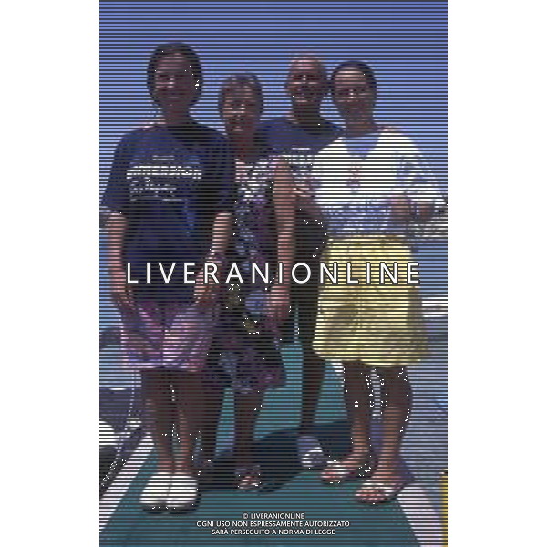 DIAP- RETROSPETTIVA ROSSANA MAIORCA APNEISTA NELLA FOTO ROSSANA MAIORCA NELL\'ANNO 1991 CON LA FAMIGLIA AG ALDO LIVERANI SAS