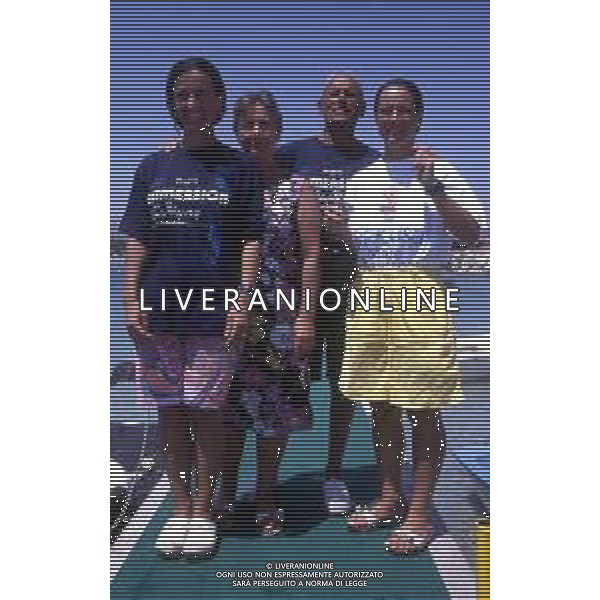 DIAP- RETROSPETTIVA ROSSANA MAIORCA APNEISTA NELLA FOTO ROSSANA MAIORCA NELL\'ANNO 1991 CON LA FAMIGLIA AG ALDO LIVERANI SAS