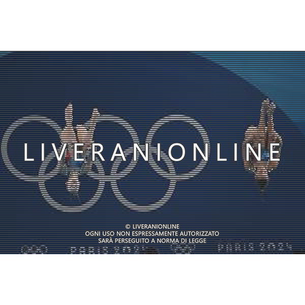 Olimpiadi Parigi 2024 nella foto la coppia francese, Nais Gillet e Juliette Landi Parigi (FRA) 27-07-2024 Finale della gara femminile di tuffi dal trampolino 3 metri sincronizzato foto Roberto Garavaglia/Agenzia Aldo Liverani sas