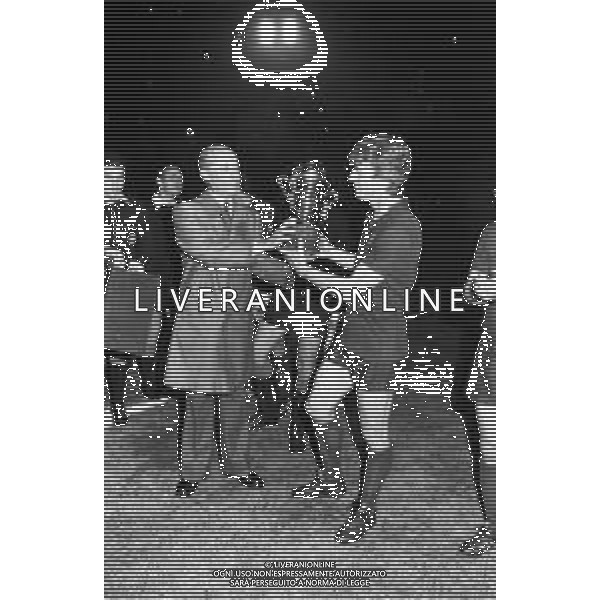 Neg- RETROSPETTIVA EMILIANO MASCETTI CALCIATORE TORINO NELLA FOTO PREMIO ‘LA DOMENICA SPORTIVA IL PIU’ BEL GOL DELL’ANNO’ (INTER - TORINO COPPA ITALIA 1977-1978 ) AG ALDO LIVERANI SAS