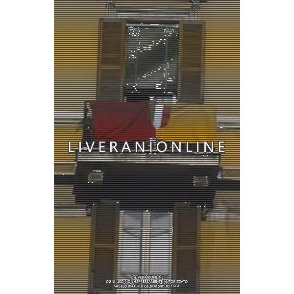 DIAP-ROMA FESTEGGIAMENTI PER LA CONQUISTA DEL 2 SCUDETTO NELL\'ANNO 1983 NELLA FOTO I TIFOSI DELLA ROMA CALCIO FESTEGGIANO LA CONQUISTA DEL 2 SCUDETTO ANNO 1983 AG ALDO LIVERANI SAS