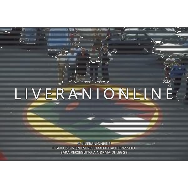 DIAP-ROMA FESTEGGIAMENTI PER LA CONQUISTA DEL 2 SCUDETTO NELL\'ANNO 1983 NELLA FOTO I TIFOSI DELLA ROMA CALCIO FESTEGGIANO LA CONQUISTA DEL 2 SCUDETTO ANNO 1983 AG ALDO LIVERANI SAS