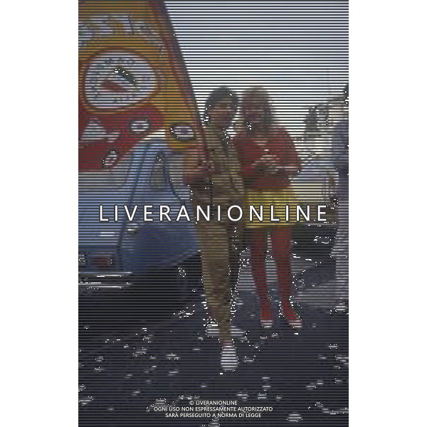 DIAP-ROMA FESTEGGIAMENTI PER LA CONQUISTA DEL 2 SCUDETTO NELL\'ANNO 1983 NELLA FOTO I TIFOSI DELLA ROMA CALCIO FESTEGGIANO LA CONQUISTA DEL 2 SCUDETTO ANNO 1983 AG ALDO LIVERANI SAS