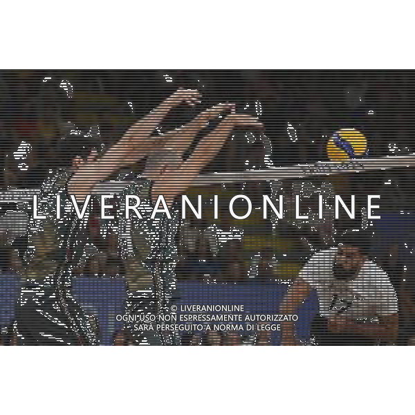 Olimpiadi Parigi 2024 - Pallavolo M nella foto un muro vinvente di Daniele Lavia (Italia) SX e Gianluca Galassi (Italia) DX Parigi (FRA) 30-07-2024 Arena Parigi Sud Italia vs Egitto Pallavolo maschile turno preliminare - Gruppo B foto Roberto Garavaglia/Agenzia Aldo Liverani sas foto Roberto Garavaglia/Agenzia Aldo Liverani sas