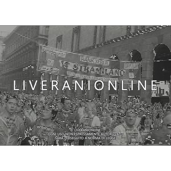 NEG- 1985 14 STRAMILANO NON COMPETITIVA NELLA FOTO LA PARTENZA DELLA 14 STRAMILANO AG ALDO LIVERANI SAS