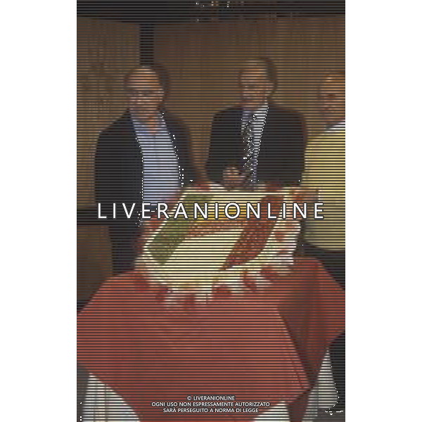DIAP-1983 ROMA-FESTA PER LA CONQUISTA DEL SECONDO SCUDETTO PER LA ROMA CALCIO NELLA FOTO AMEDEO AMEDEI-NAIM KRIEZIU E GUIDO MASETTI ALLA FESTA PER LA CONQUISTA DEL SECONDO SCUDETTO DA PARTE DELLA ROMA CALCIO NELL\'ANNO 1983 AG ALDO LIVERANI SAS
