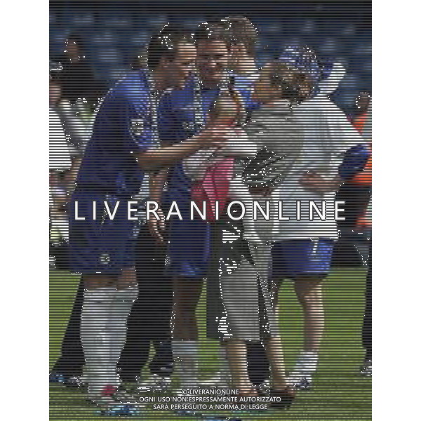 Chelsea FC - Manchester United FC- English Premierships@ Stamford Bridge (London - UK) 29/4/06 nell foto Lampard con il figlio e moglie con terry esultanza del chelsea vincitrice del trofeo Picture by Marcello Pozzetti ©IPS Photo Agency/agenzia aldo liverani