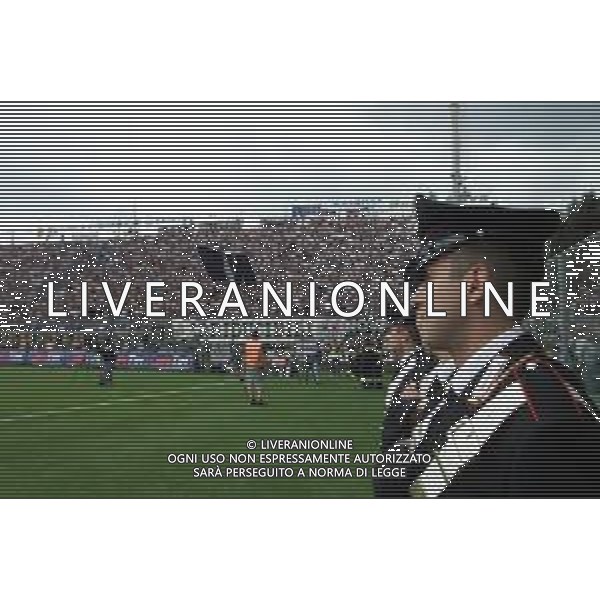 PERUGIA - JUVENTUS CAMPIONATO CALCIO SERIE A - 14 MAGGIO 2000 NELLA FOTO CARABINIERI A BORDO CAMPO ©AGENZIA ALDO LIVERANI SAS