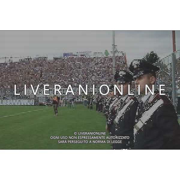 PERUGIA - JUVENTUS CAMPIONATO CALCIO SERIE A - 14 MAGGIO 2000 NELLA FOTO CARABINIERI A BORDO CAMPO ©AGENZIA ALDO LIVERANI SAS
