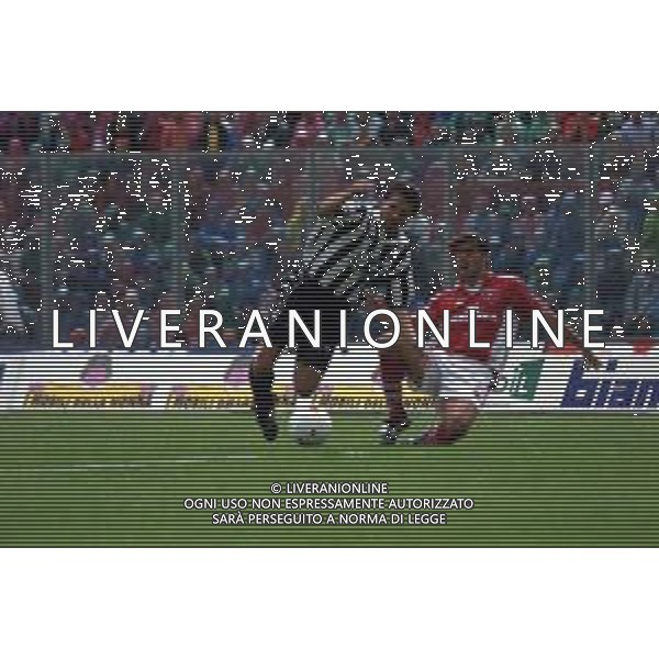 PERUGIA - JUVENTUS CAMPIONATO CALCIO SERIE A - 14 MAGGIO 2000 NELLA FOTO ALESSANDRO DEL PIERO E ALESSANDRO CALORI ©AGENZIA ALDO LIVERANI SAS