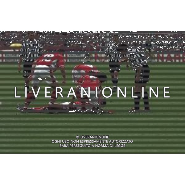 PERUGIA - JUVENTUS CAMPIONATO CALCIO SERIE A - 14 MAGGIO 2000 NELLA FOTO MARCO MATERANI A TERRA INFORTUNATO ©AGENZIA ALDO LIVERANI SAS
