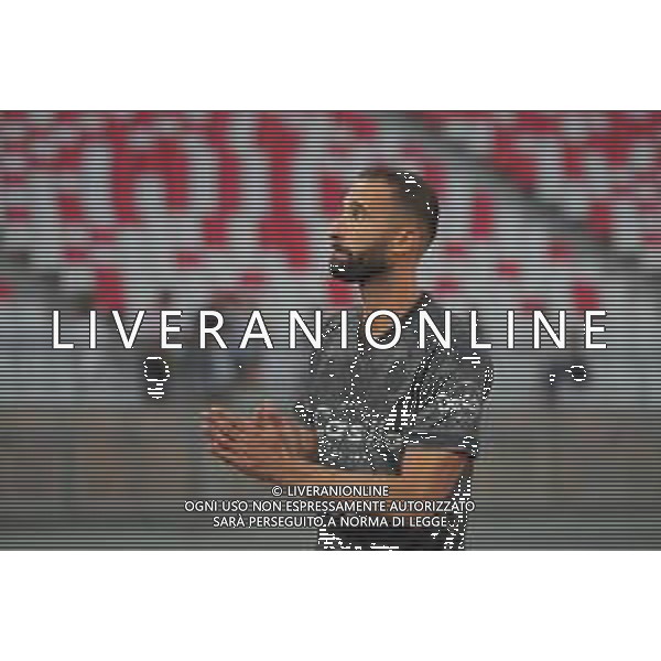 TVEM-Valerio Di Cesare of SSC Bari greet the fans during the friendly match between SSC Bari and US Salernitana 1919 at San Nicola Stadium on July 31, 2024 in Bari, Italy. Photo by Emmanuele Mastrodonato/ag. Aldo Liverani sas