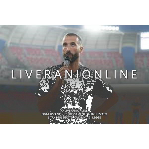 TVEM-Valerio Di Cesare of SSC Bari greet the fans during the friendly match between SSC Bari and US Salernitana 1919 at San Nicola Stadium on July 31, 2024 in Bari, Italy. Photo by Emmanuele Mastrodonato/ag. Aldo Liverani sas