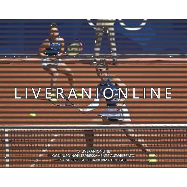 Olimpiadi Parigi 2024 - Tennis nella foto Sara Errani (ITA) e dietro Jasmine Paolini (ITA) Parigi (FRA) 02-08-2024 Stadio Roland Garros Sara Errani (ITA) e Jasmine Paolini (ITA) vs Karolina Muchova (CZE) e Linda Noskova (CZE) Semifinale tabellone del doppio femminile foto Roberto Garavaglia/Agenzia Aldo Liverani sas