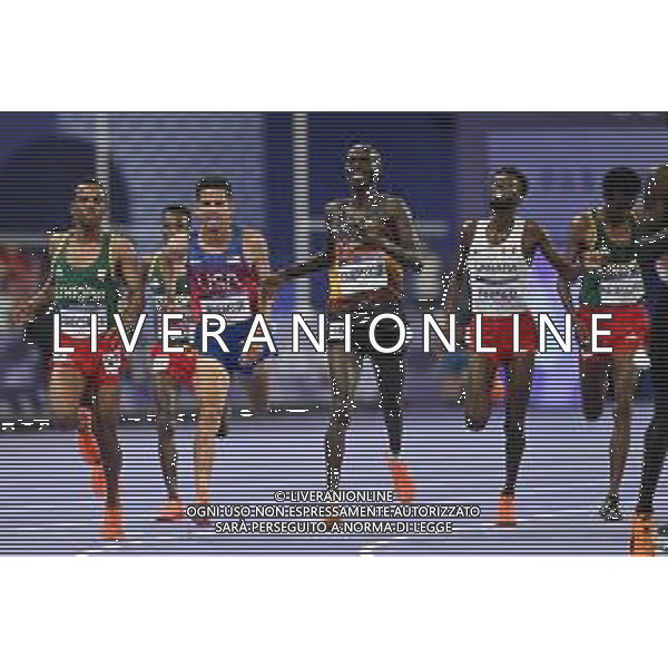 Olimpiadi Parigi 2024 - Atletica nella foto Joshua Cheptegei (UGA), al centro, vince la medaglia d\'oro Parigi (FRA) 02-08-2024 Stade de France Atletica Leggera Finale 10.000m maschili foto Roberto Garavaglia/Agenzia Aldo Liverani sas