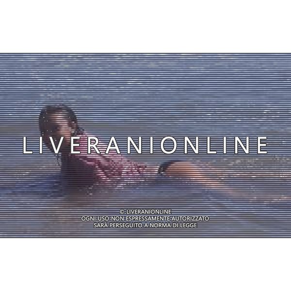 DIAP-RETROSPETTIVA LOREDANA BERTE\' CANTANTE NELLA FOTO LOREDANA BERTE\' AL MARE ANNI 75-80 AG ALDO LIVERANI SAS