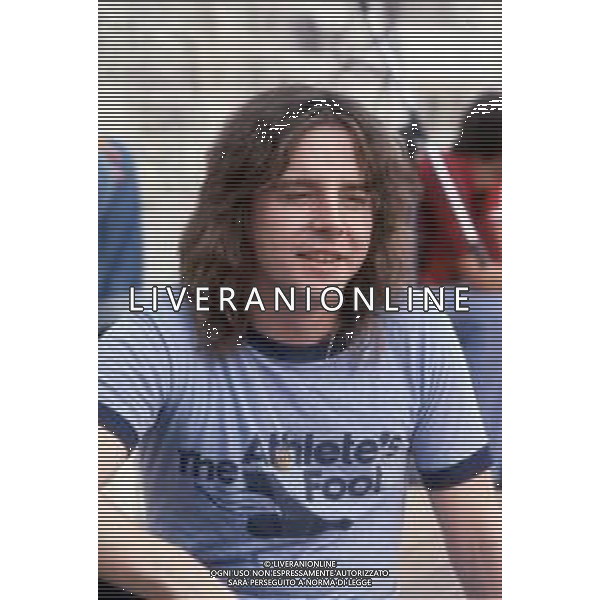 DIA- RETROSPETTIVA JOHN PAUL YOUNG CANTANTE NELLA FOTO AL FESTIVALBAR A VERONA NELL\'ANNO 1976 AG ALDO LIVERANI SAS