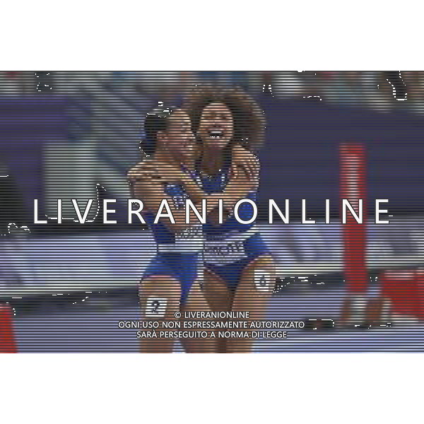 Olimpiadi Parigi 2024 - Atletica nella foto Renelle Lamote (FRA) SX e Anais Burgoin (FRA) DX esultano per la qualificazione alla finale Parigi (FRA) 04-08-2024 Stade de France Atletica Leggera Semifinale 800m femminili foto Roberto Garavaglia/Agenzia Aldo Liverani sas