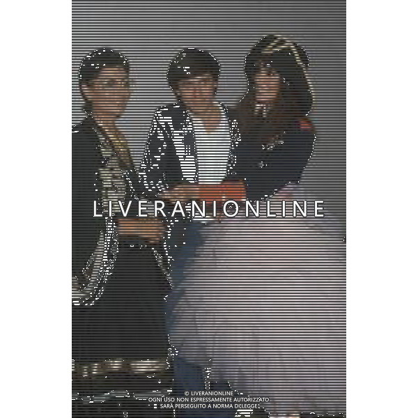 DIAP-RETROSPETTIVA LOREDANA BERTE\' CANTANTE NELLA FOTO LOREDANA BERTE\' CON LA SORELLA MIA MARTINI E GIANNI MORANDI AG ALDO LIVERANI SAS