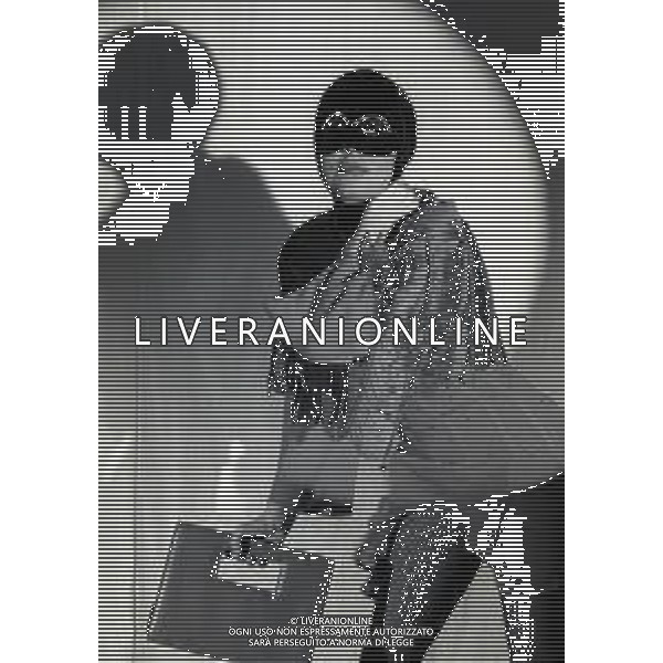 NEG-RETROSPETTIVA LOREDANA BERTE\' CANTANTE NELLA FOTO LOREDANA BERTE\' POSATO ANNO 1995-2000 AG ALDO LIVERANI SAS