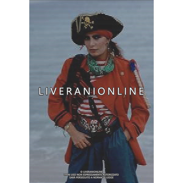 DIAP-RETROSPETTIVA LOREDANA BERTE\' CANTANTE NELLA FOTO LOREDANA BERTE\' NELL\'ANNO 1981 AG ALDO LIVERANI SAS