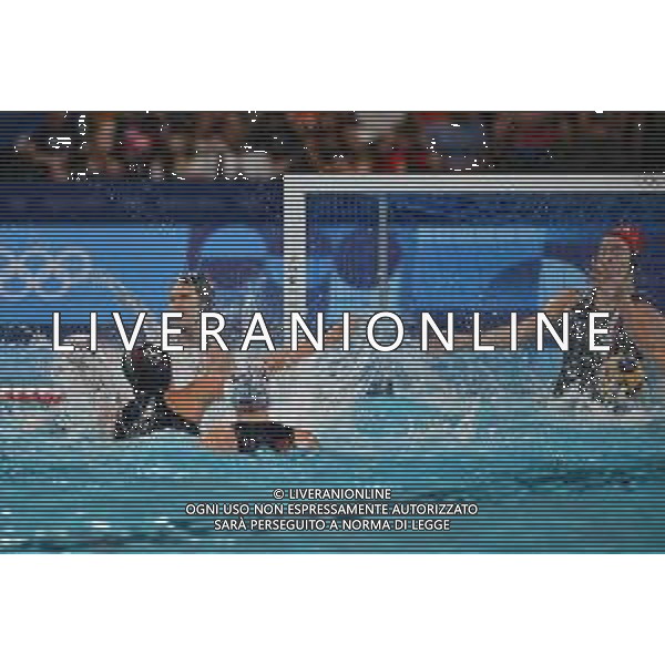 Olimpiadi Parigi 2024 - Pallanuoto nella foto Giuseppina Aurora Condorelli (Italia) subisce un gol dell\'Olanda Parigi (FRA) 06-08-2024 La Defense Arena Pallanuoto femminile Olanda vs Italia Quarti di finale foto Roberto Garavaglia/Agenzia Aldo Liverani sas