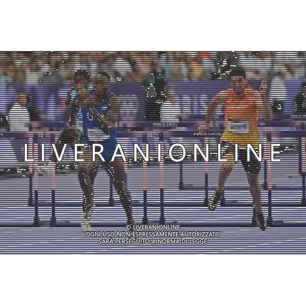 Olimpiadi Parigi 2024 - Atletica nella foto Grant Holloway (USA) SX ed Enrique Llopis (SPA) Parigi (FRA) 07-08-2024 Stade de France Atletica Leggera Semifinale 110m ostacoli maschili foto Roberto Garavaglia/Agenzia Aldo Liverani sas