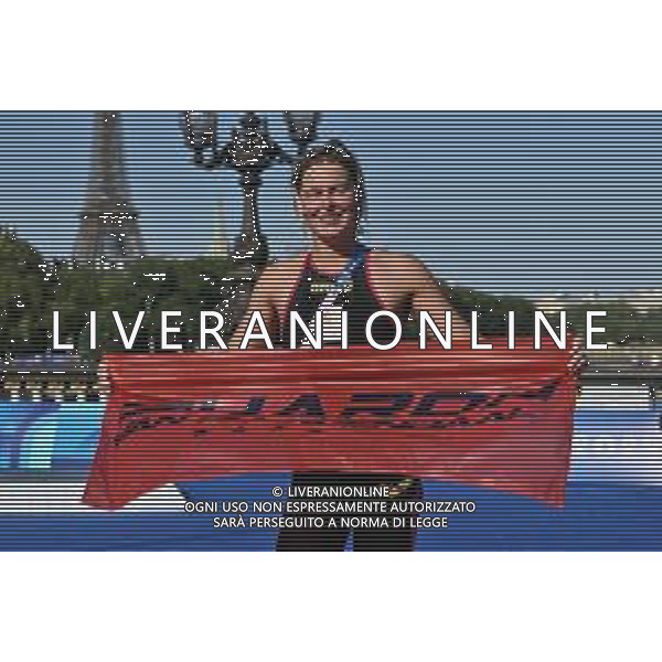 Olimpiadi Parigi 2024 - Atletica nella foto Sharon van Rouwendaal (NED) medaglia d\'oro Parigi (FRA) 08-08-2024 Pont Alexandre III Nuoto 10 Km di nuoto femminile in acque foto Roberto Garavaglia/Agenzia Aldo Liverani sas