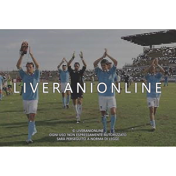 28 AGOSTO 2005 -CAMPIONATO DI SERIE C ACIREALE-NAPOLI NELLA FOTO ESULTANZA GIOCATORI NAPOLI A FINE GARA FOTO MOSCA- AG LIVERANI