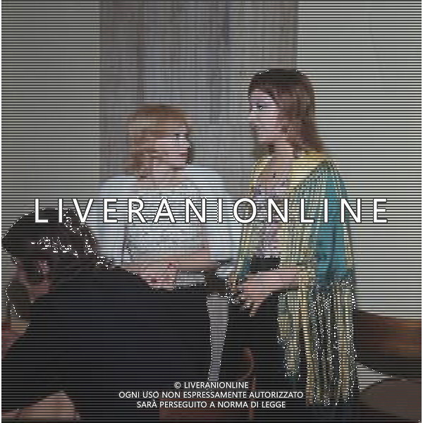 COL- RETROSPETTIVA MIA MARTINI CANTANTE NELLA FOTO MIA MARTINI NELL\'ANNO 1972 A VENEZIA CON RITA PAVONE AG ALDO LIVERANI SAS