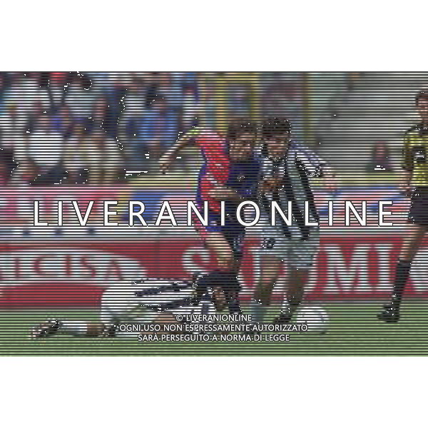 06-05-2001 BOLOGNA-CAMPIONATO DI CALCIO SERIE A BOLOGNA -UDINESE 1-1 NELLA FOTO GIUSEPPE SIGNORI E GIULIANO GIANNICHEDDA AG ALDO LIVERANI SAS