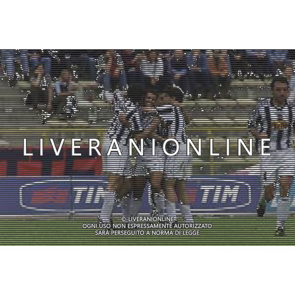 06-05-2001 BOLOGNA-CAMPIONATO DI CALCIO SERIE A BOLOGNA -UDINESE 1-1 NELLA FOTO ESULTANZA GIOCATORI UDINESE DOPO IL GOAL DI ALBERTO AG ALDO LIVERANI SAS