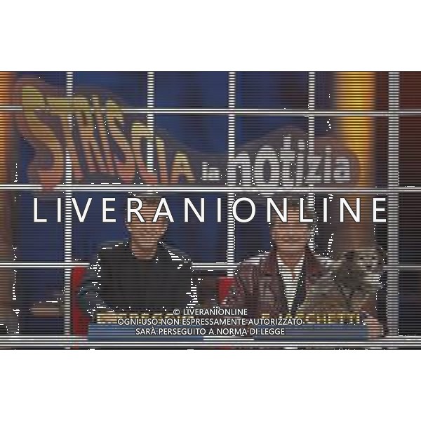 TRASMISSIONE TELEVISIVA STRISCIA LA NOTIZIA ANNO 2007 Triennale - NELLA FOTO EZIO GREGGIO, ENZO IACCHETTI E WILLY UFFICIO STAMPA MEDIASET-AG ALDO LIVERANI SAS
