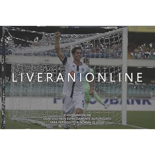 Esultanza - Cristian Shpendi of Cesena FC celebrates after scoring during Hellas Verona FC vs Cesena FC, round of 32° Coppa Italia Frecciarossa 2024-25, at MarcAntonio Bentegodi stadium in Verona (VR), Italy, on August 10, 2024. (Photo by Davide Casentini)/AGENZIA ALDO LIVERANI SAS