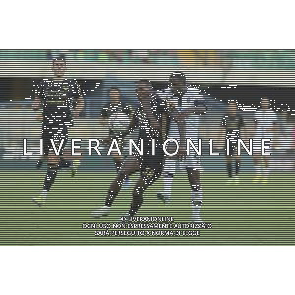 Augustus Kargbo of Cesena FC battle for the ball with Jackson Tchatchoua of Hellas Verona FC during Hellas Verona FC vs Cesena FC, round of 32° Coppa Italia Frecciarossa 2024-25, at MarcAntonio Bentegodi stadium in Verona (VR), Italy, on August 10, 2024. (Photo by Davide Casentini)/AGENZIA ALDO LIVERANI SAS