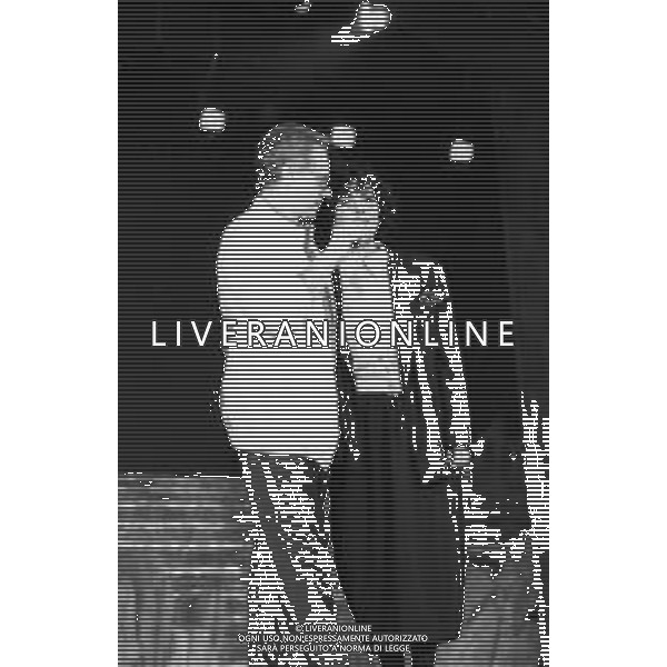 Neg- RETROSPETTIVA MIA MARTINI CANTANTE NELLA FOTO CON JOHNNY DORELLI AL FESTIVAL DI SANREMO NELL\'ANNO 1990 (PROVE) ©DFP / AGENZIA ALDO LIVERANI SAS