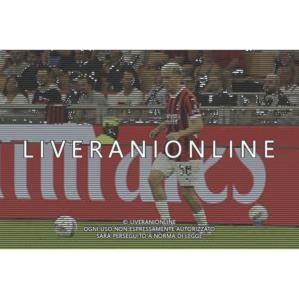 Alexis Saelemaekers of AC Milan play the ball during AC Milan vs AC Monza , 2° edition of "Trofeo Berlusconi", frendly match pre-season, at Giuseppe Meazza - San Siro stadium of Milano (MI), Italy, on August 13, 2024. (Photo by Davide Casentini)/ AGENZIA ALDO LIVERANI SAS